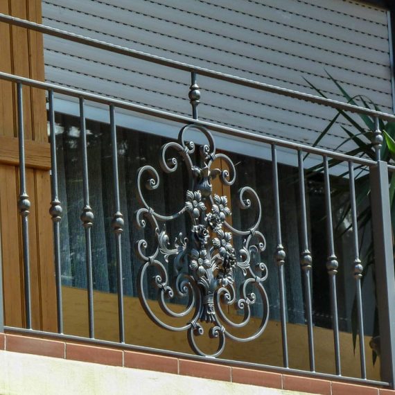 Balkon mit Ornament