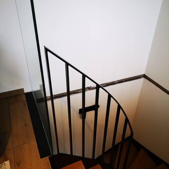 Metall und Holz Innengeländer