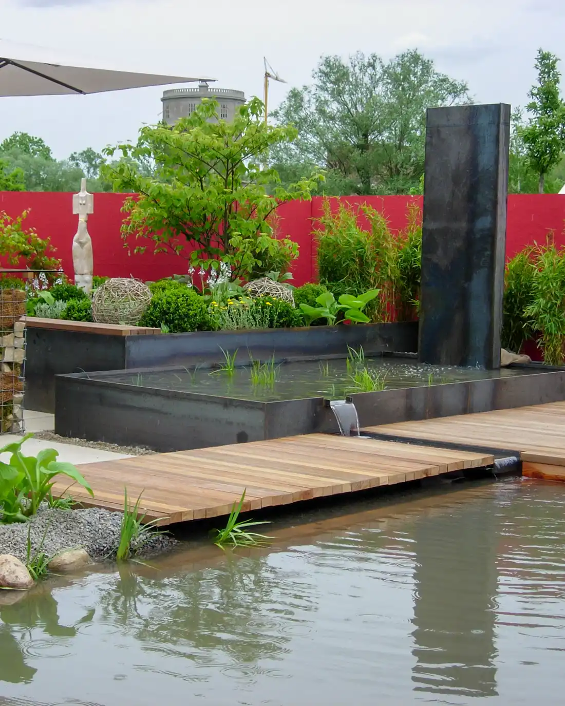 Exklusive Gartenobjekte aus Metall mit Wasserbecken und Design-Elementen von Dasch Metalldesign in Landkreis Kelheim.